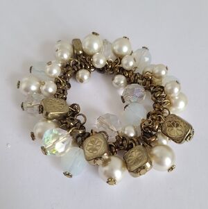 Vintage Cha Cha Dangle Beaded Charm Cluster Pearl Brass Gold Stretchy Bracelet